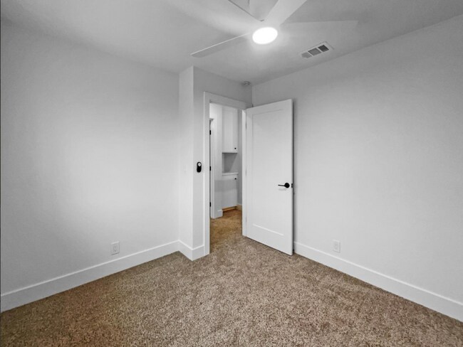 Building Photo - 7952 Summerplace Dr