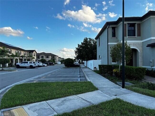 Building Photo - 3402 W 105th St