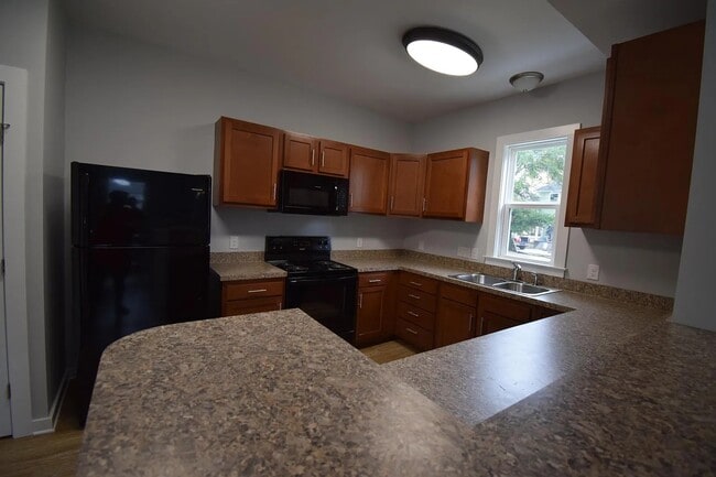 Building Photo - 1907 Grayson St