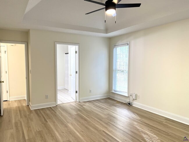 Building Photo - 134 Stone Brooke Dr