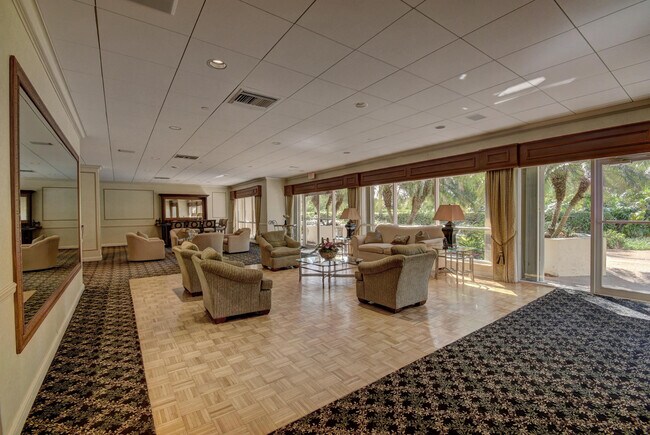 Building Photo - 4301 N Ocean Blvd
