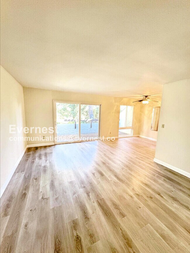 Building Photo - 283 Tradewinds Dr