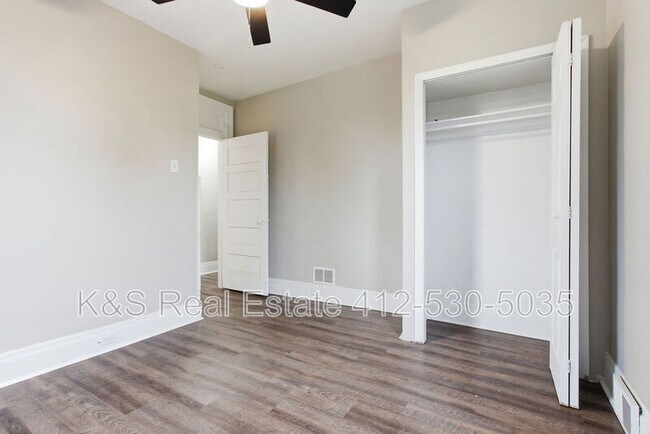 Building Photo - 27 E Orchard Ave