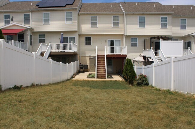 Building Photo - 1236 Ledge Dr