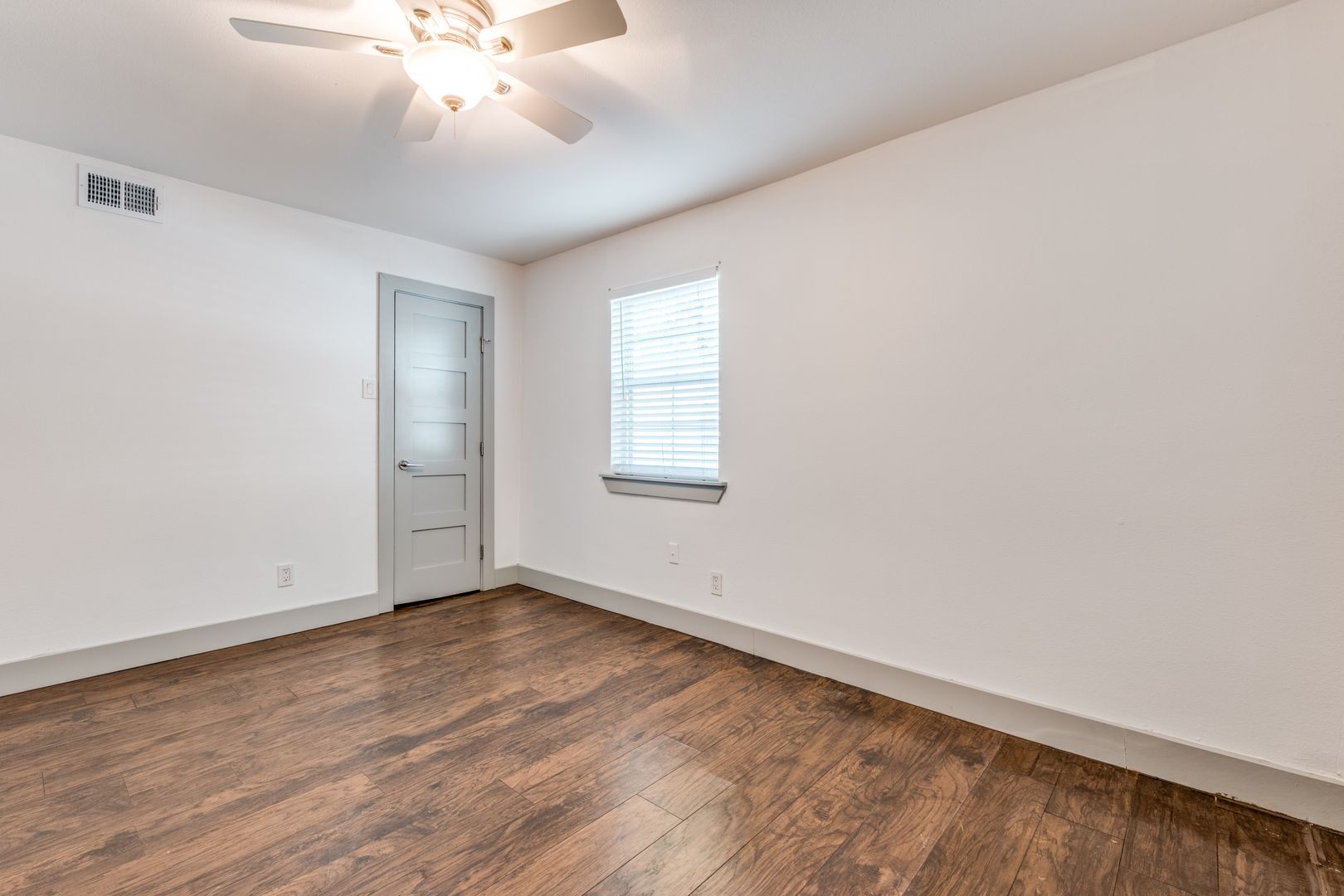 Building Photo - 4633 Fairmount St