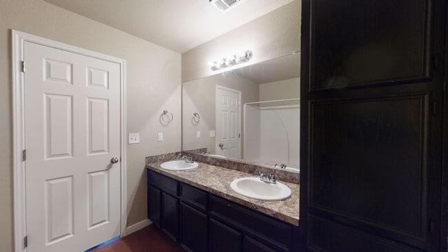 Building Photo - DUPLEX IN HARKER HEIGHTS!!!