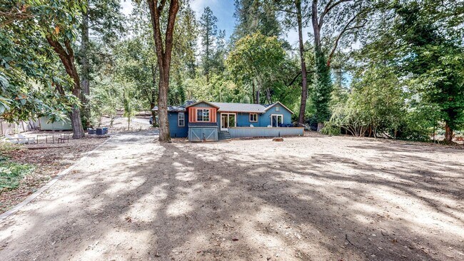 Building Photo - 1250 Bentley Dr