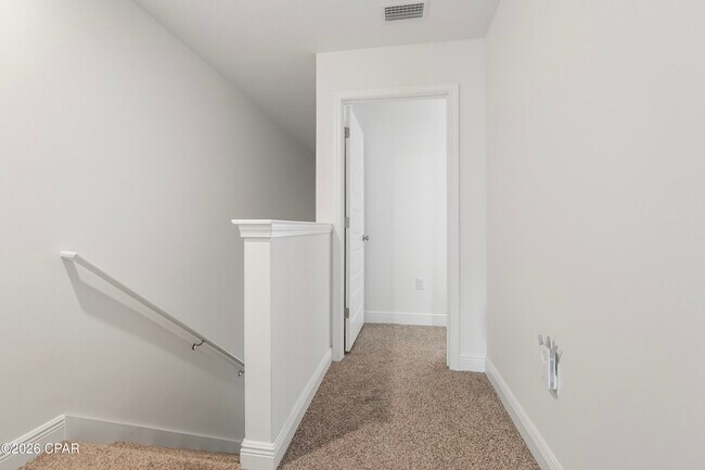Building Photo - 456 Melrose Wy