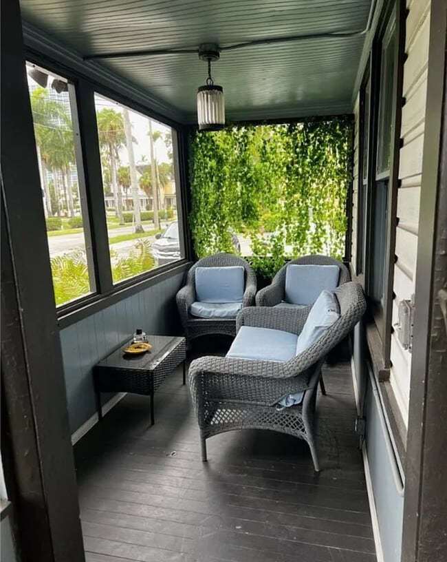 Building Photo - 1533 Hough St