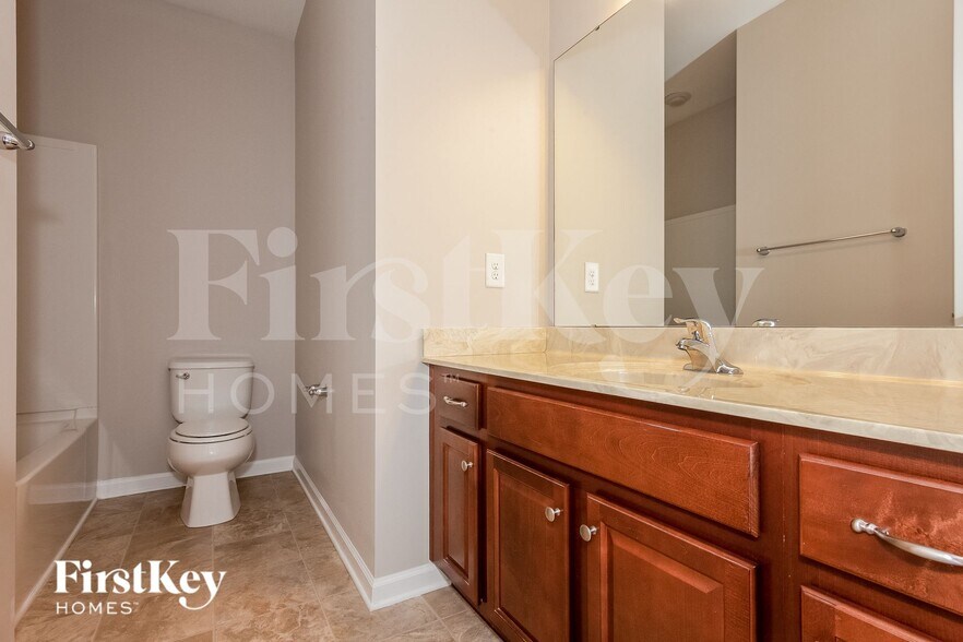 Building Photo - 3174 Helmsley Ct