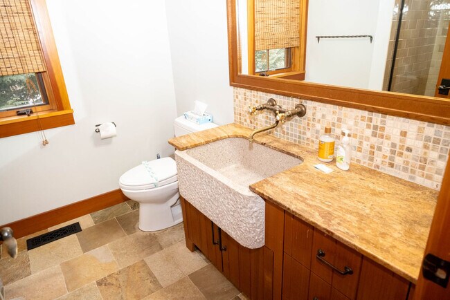 Building Photo - 28 Yellow Birch Cir