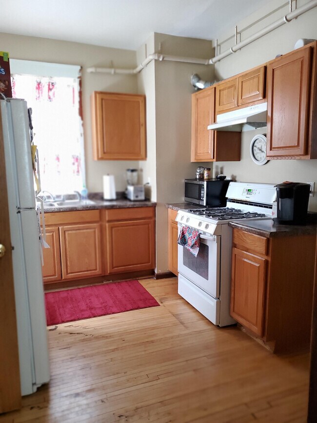 Building Photo - 914 N 24th Ave