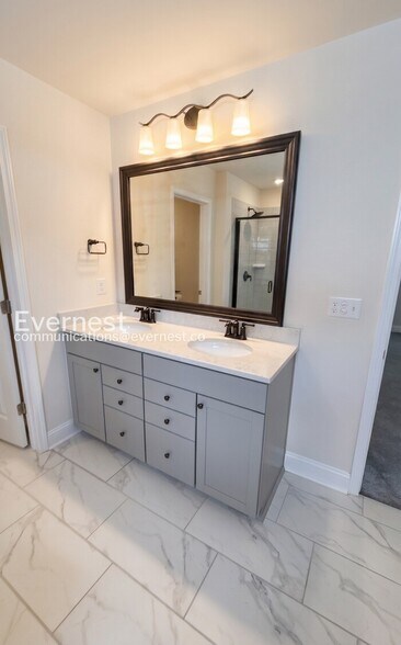 Building Photo - 8436 Jordan Meadow Dr