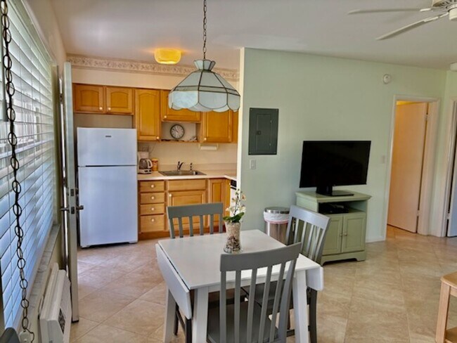 Building Photo - seabreeze South condo