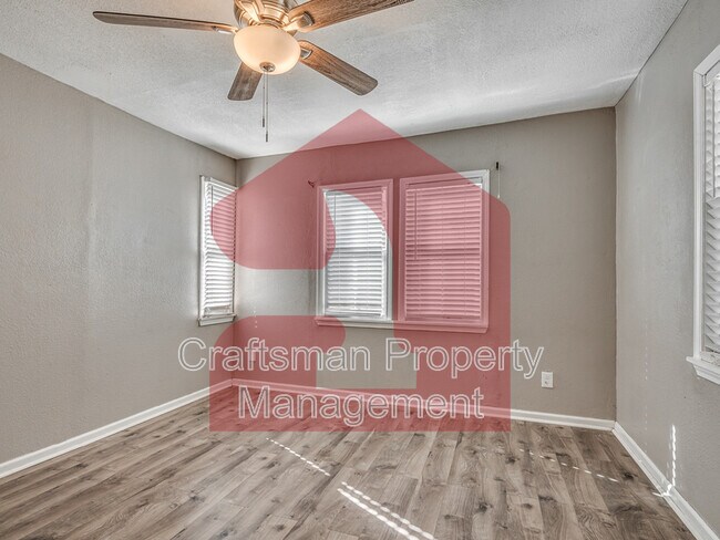 Building Photo - 2843 NW 18th St