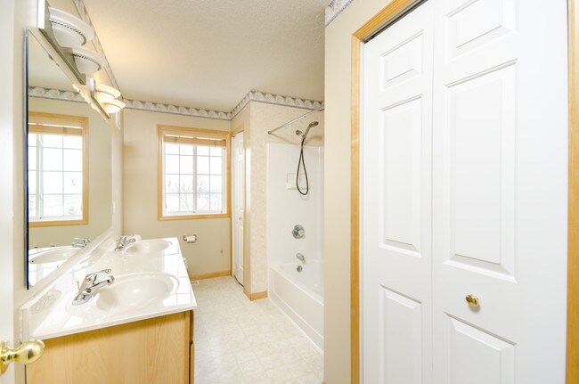 Building Photo - 6221 30th Ave NW