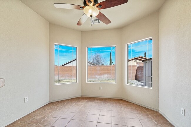 Building Photo - Spacious 4 Bedroom 2 Bath House near Restaurants