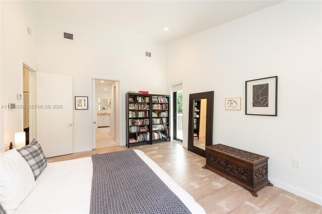 Building Photo - 650 Curtiswood Dr