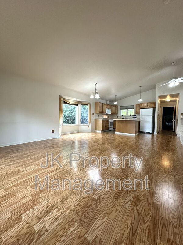 Building Photo - 3209 Wild Rose Ln