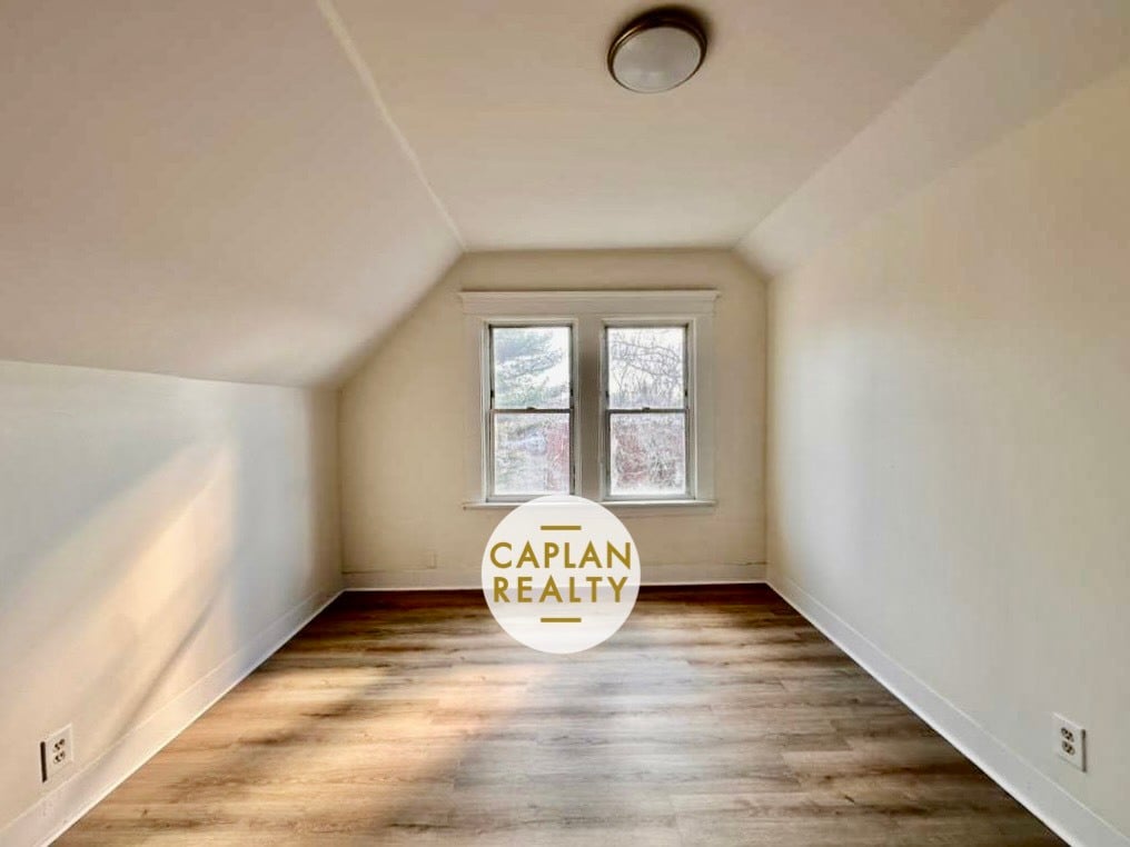 Building Photo - 104 Webster St