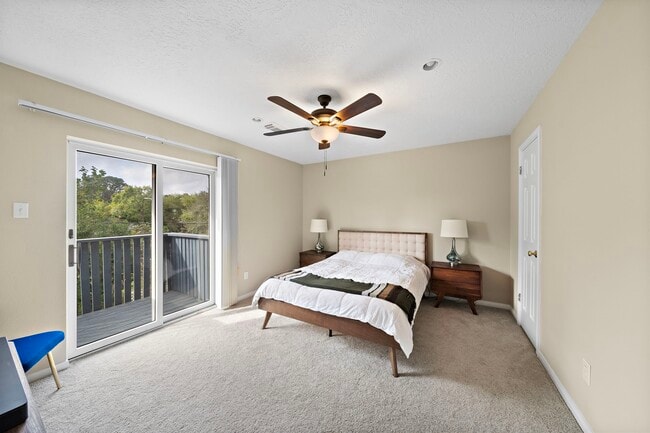 Building Photo - 2523 Baycrest Dr