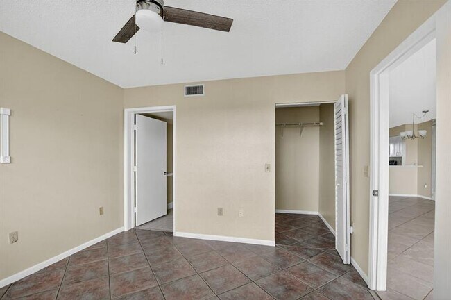 Building Photo - 2236 N Cypress Bend Dr