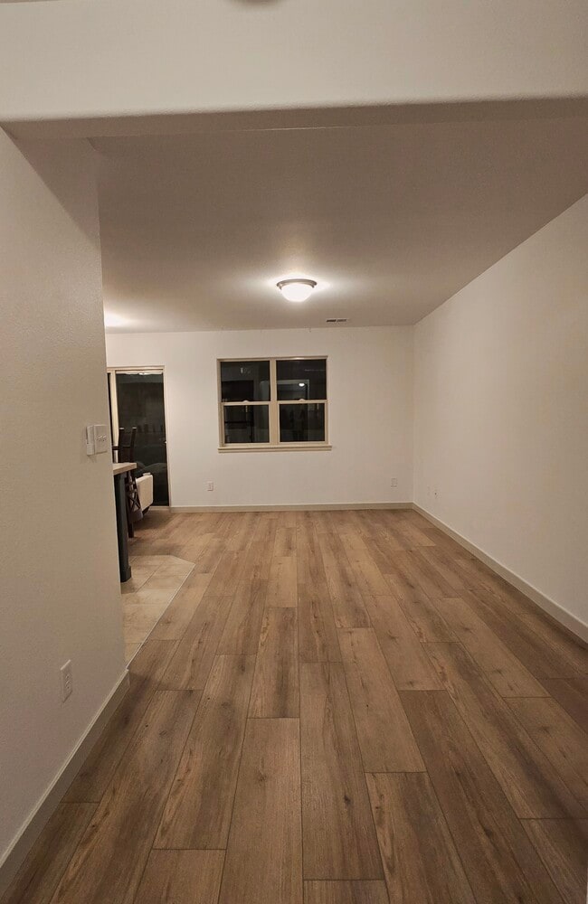 Building Photo - 2465 Theresea Ln