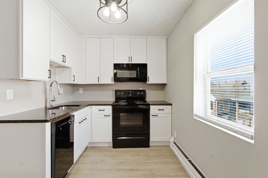 Building Photo - 1338 Barth Ave