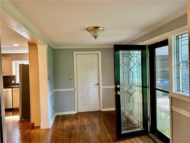 Building Photo - 20 Spruell Springs Rd