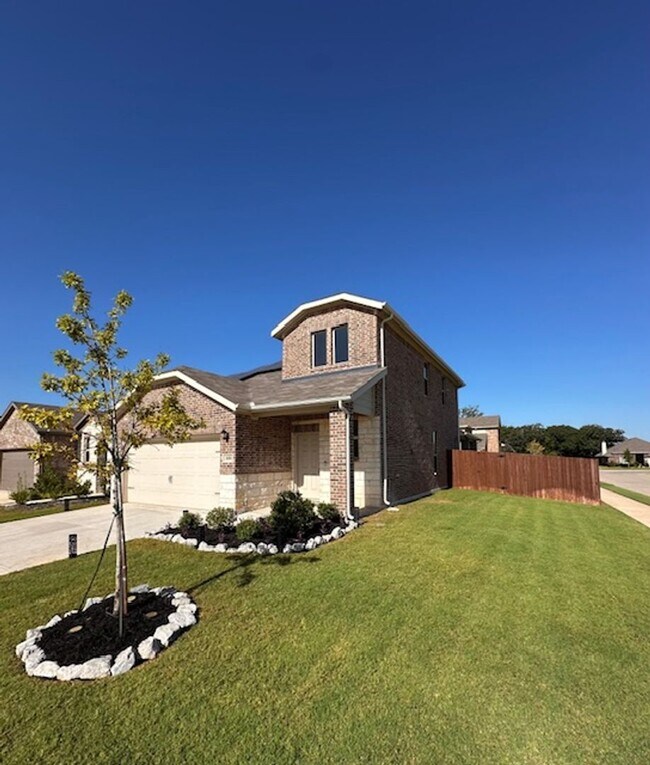 Primary Photo - Charming 3-Bed, 2.5-Bath Home for Lease in...