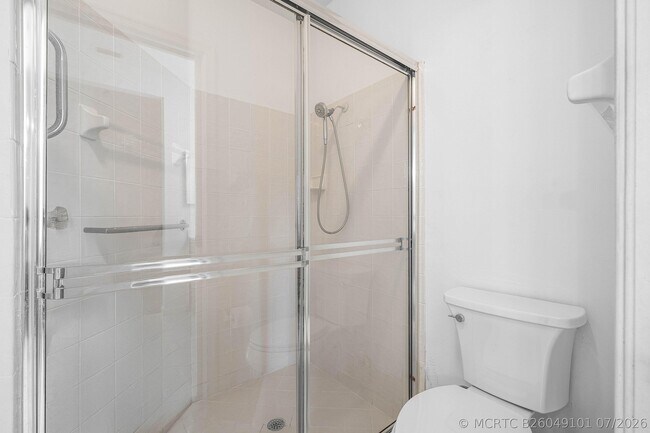 Building Photo - 6192 Floral Lakes Dr