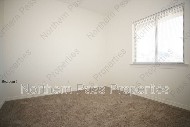 Building Photo - 14380 Tobe Davis Dr