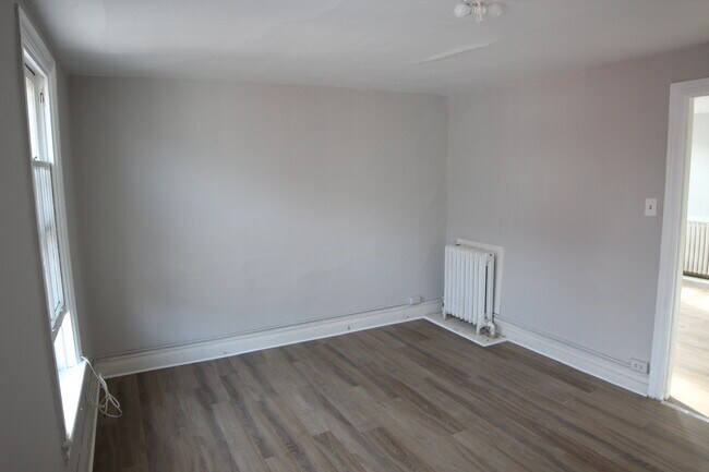 Building Photo - 1135 Oak St