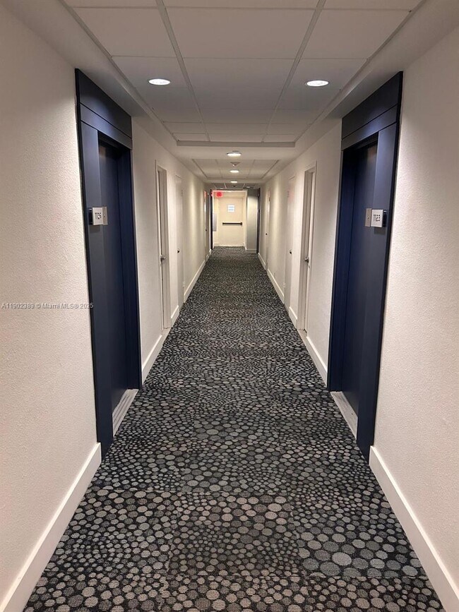 Building Photo - 1000 West Ave