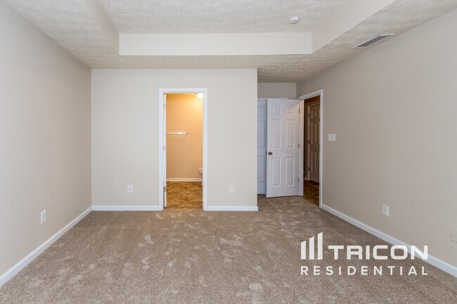 Building Photo - 1440 Brookdale Dr