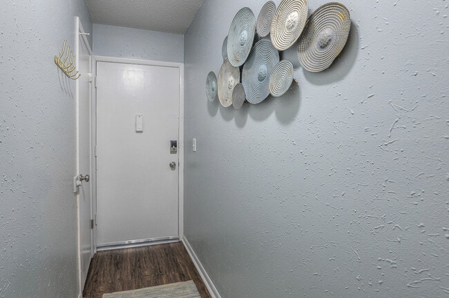 Building Photo - 8327 Lowell Ave