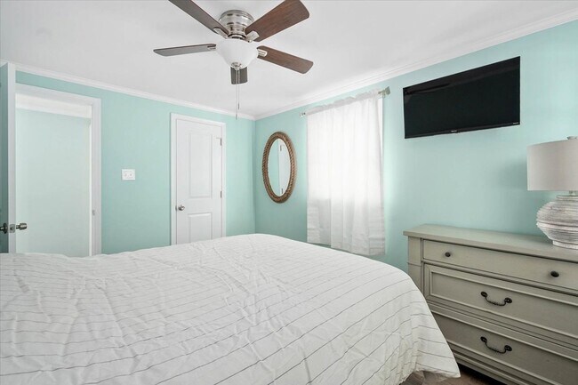 Building Photo - 322 Bayshore Dr