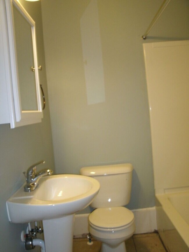 Building Photo - 1141 Sibley St NW