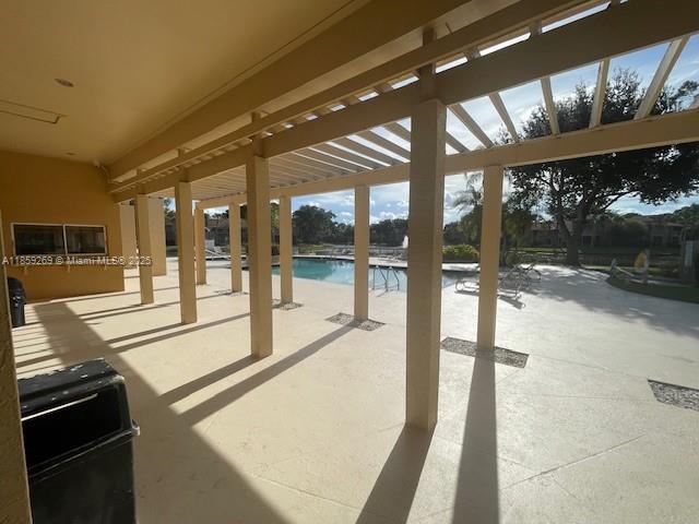 Building Photo - 4815 Via Palm Lakes