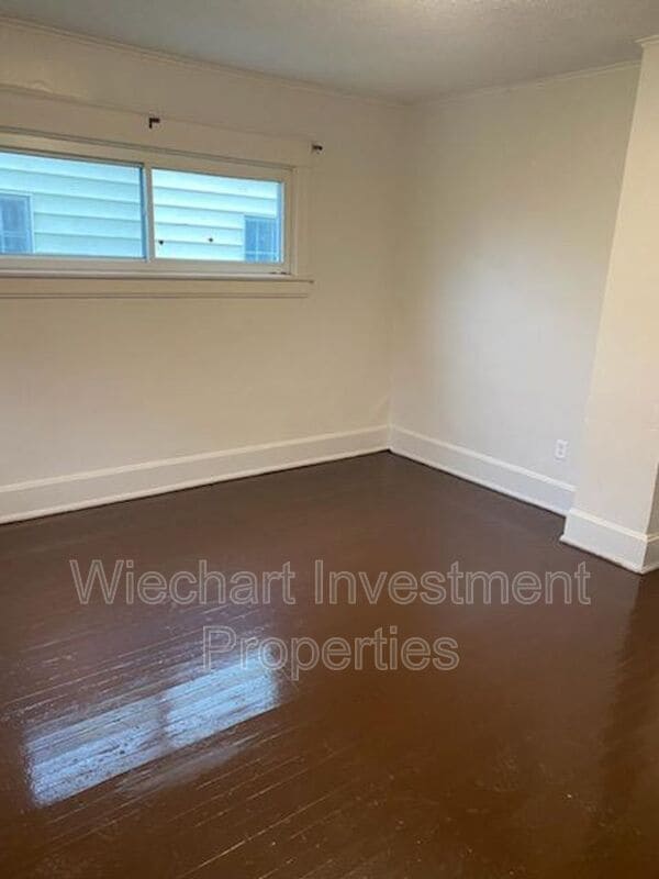 Building Photo - 714 N Metcalf St