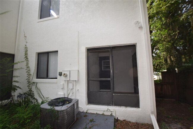 Building Photo - 904 Sumter St