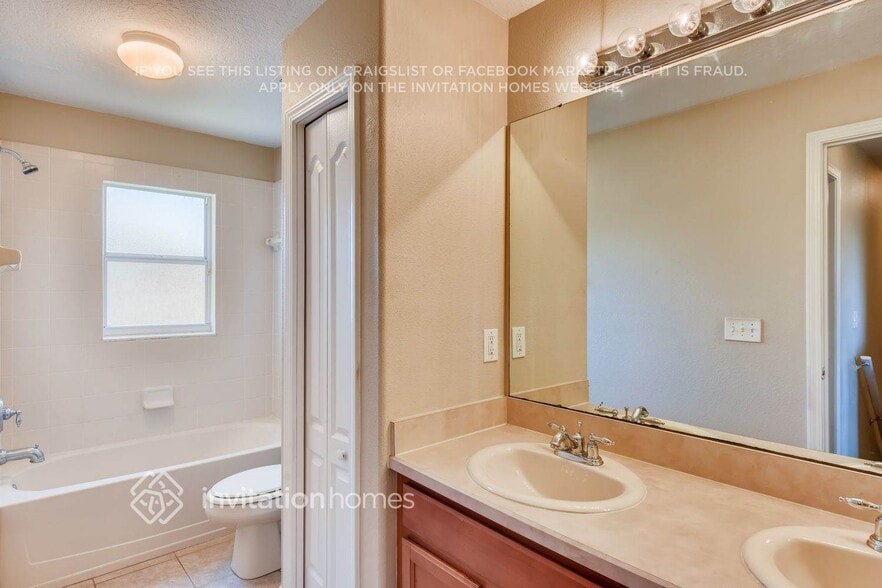 Building Photo - 8557 Deer Chase Dr