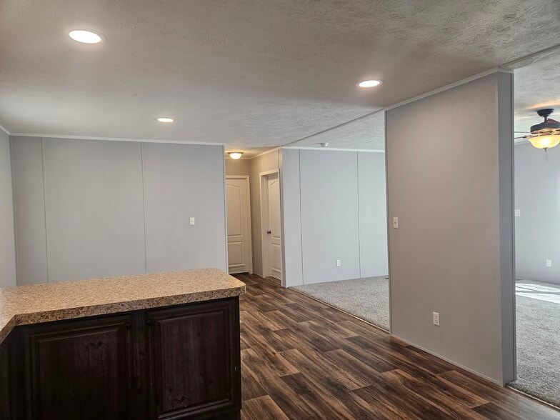 Building Photo - 179 Lynnwood Cir