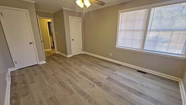 Building Photo - Modern Charm: Spacious 4-Bedroom Home with Inviting Amenities in Valdosta, GA