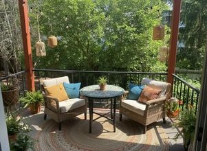 Building Photo - Cozy 2 Bedroom, 1 Bath Apartment with Balcony - Welcome Home!