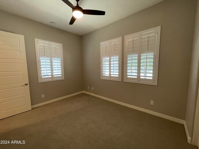 Building Photo - 22834 E Silver Crk Ln