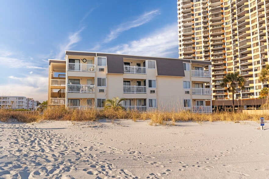 Building Photo - 9620 Shore Dr