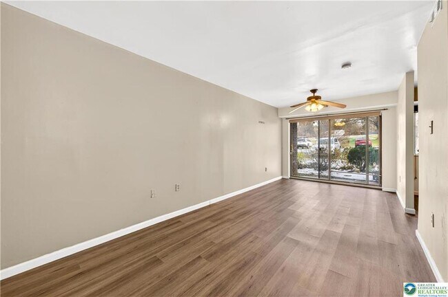 Building Photo - 1575 Creekside Rd