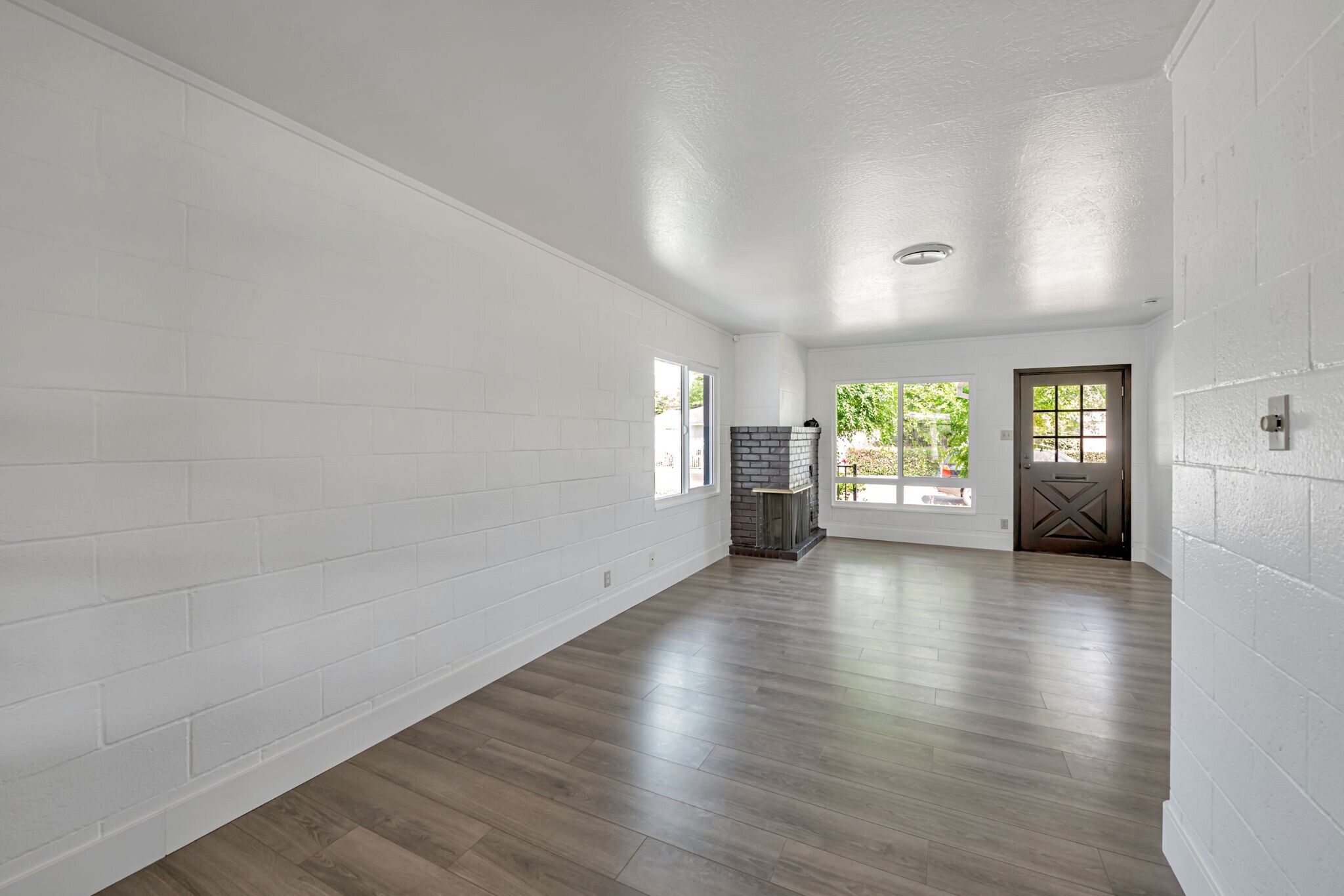 Building Photo - 5400 Valletta Way