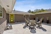 Building Photo - 102 N Dabney Dr